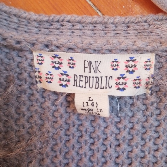 Francesca's Closest Faux Fur Vest - Picture 2 of 2